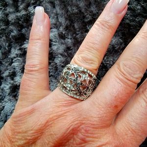 Silver metal and white and black crystals fadhion ring, size 8